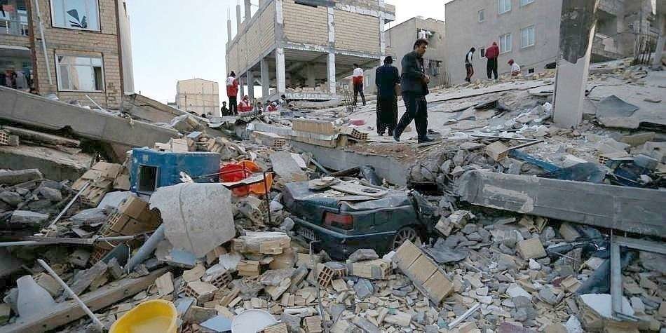 Edificios destruidos en el Kurdistán de Irak por efecto del terremoto. (Pouria Pakizeh / AFP)