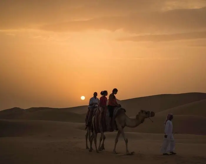 Imagen de atardecer en Abu Dhabi. (Pexels.com)