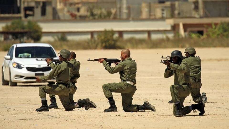 En la imagen de AFP, elementos del Ejército libio.
