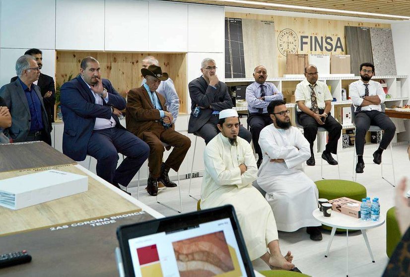 Encuentro con profesionales del sector en la nueva sede de Finsa en Dubai Silicon Oasis. (EL CORREO)