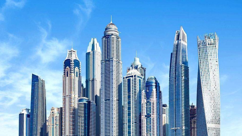 Perspectiva de los rascacielos en Dubai Marina. (EL CORREO)