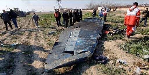 Restos del avión ucraniano derribado en Irán. (Reuters)