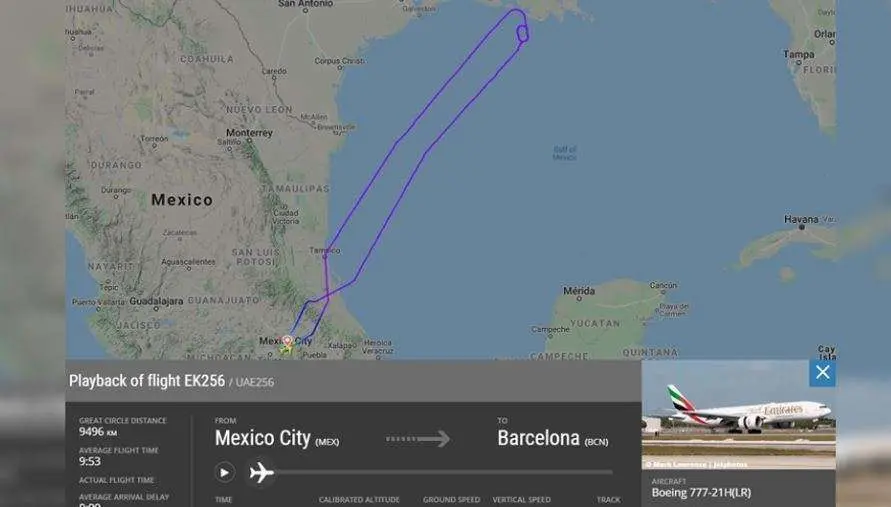 Captura del portal Flightradar24 del vuelo EK256 de este martes.