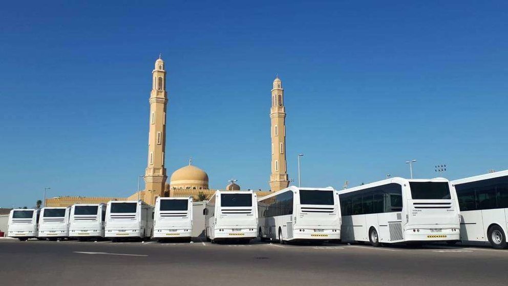 Los autobuses españoles en Abu Dhabi.