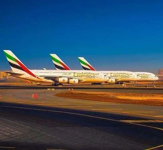 Tres Airbus A380 en el Aeropuerto Internacional de Dubai. (Instagram)