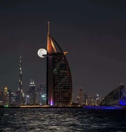 Una imagen del hotel Burj Al Araba en Dubai. (@Dubai)