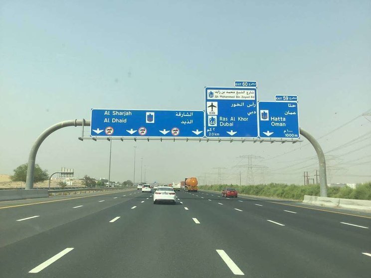 Autopista E611 en dirección norte a su paso por el territorrio de Dubai. (EL CORREO)