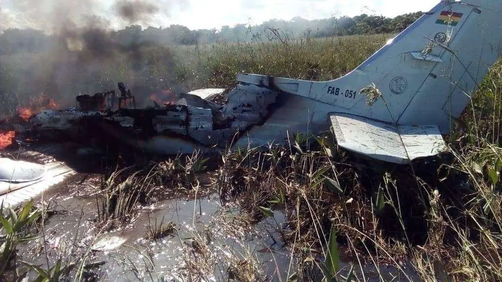 En la imagen de Twitter, la avioneta siniestrada.