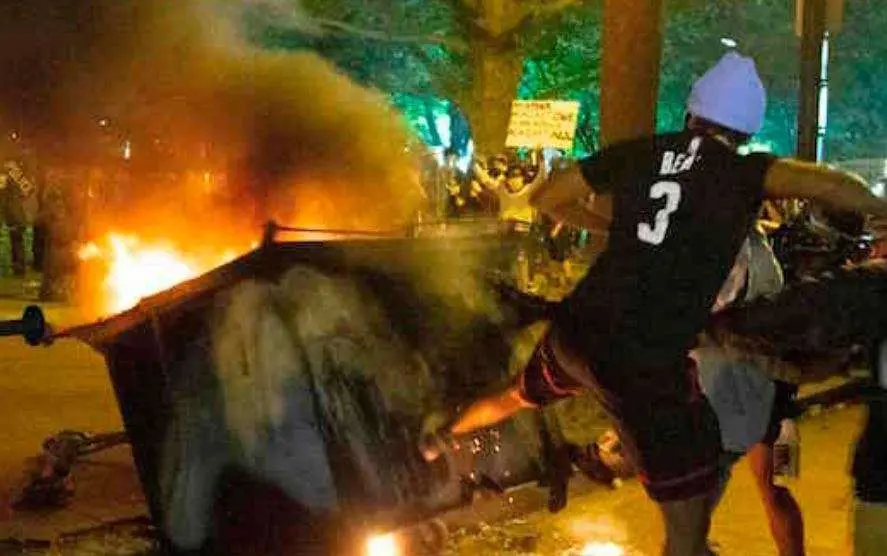 Una imagen de Twitter de las protestas en Estados Unidos.