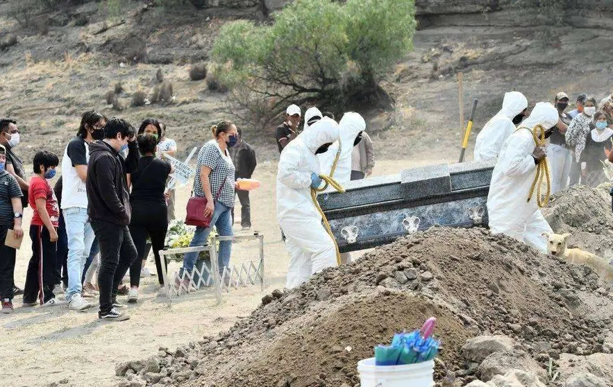 El cementerio mexicano del Valle de Chalco está sin espacio para fosas por la pandemia del Covid-19. (Fuente externa)