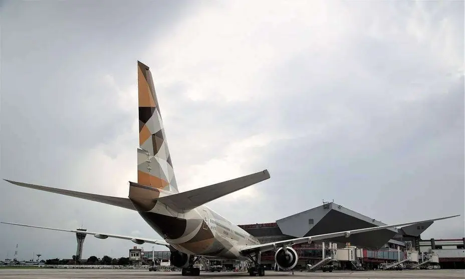 Un avión de Etihad, en el aeropuerto internacional José Martí de La Habana en Cuba. (Etihad)