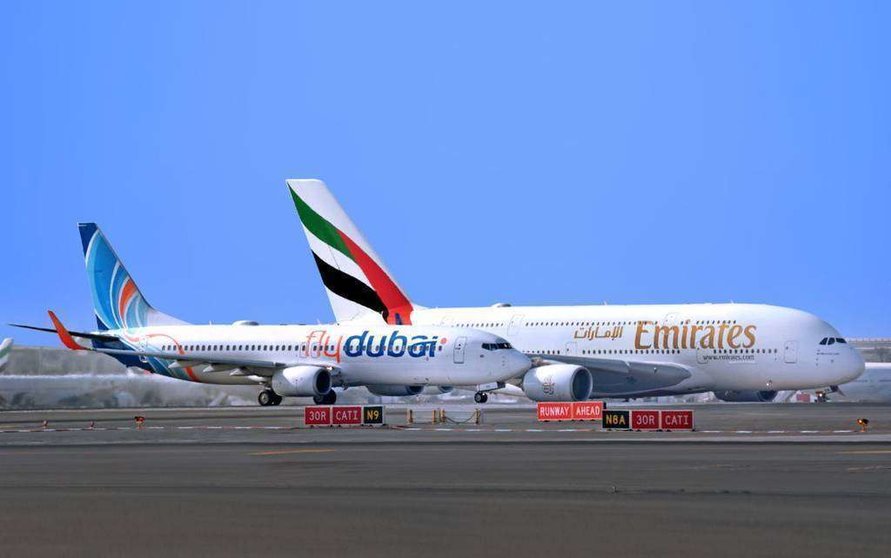 Aviones de Emirates y Flydubai en el aeropuerto de Dubai.