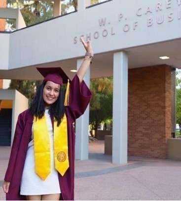 La joven colombiana residente en Dubai en la Universidad estadounidense donde cursaba estudios. (Cedida)