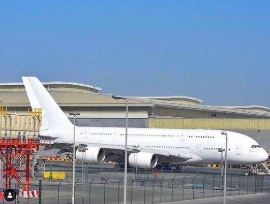 El A380 de Emirates tras ser pintado para abandonar la flota de la aerolínea. (Instagram)