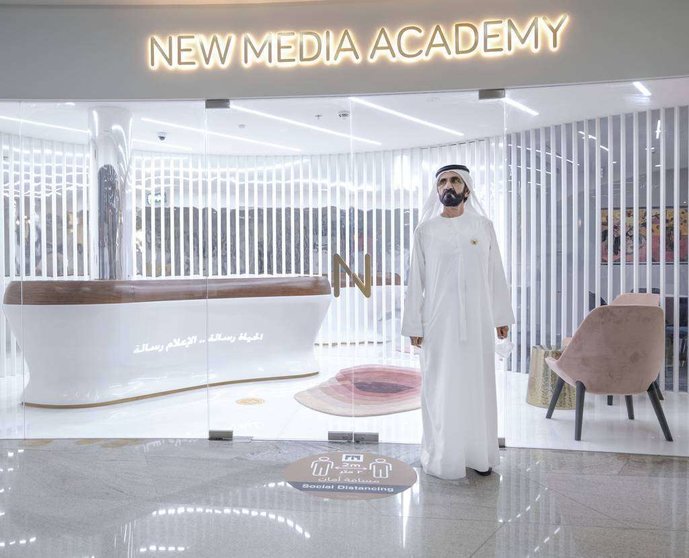 El gobernante de Dubai ante la Nueva Academia de Medios. (WAM)
