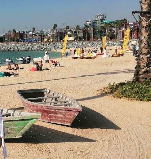 Una imagen de la playa pública La Mer en Dubai. (EL CORREO)