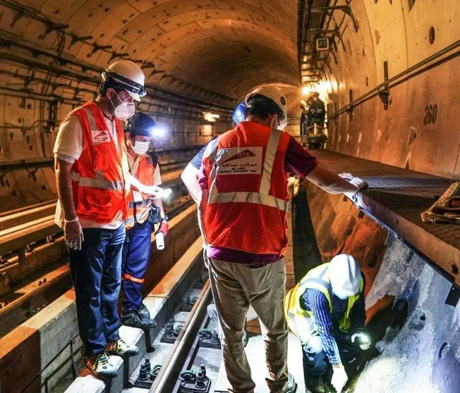 Labores de mantenimiento en el Metro de Dubai. (RTA)