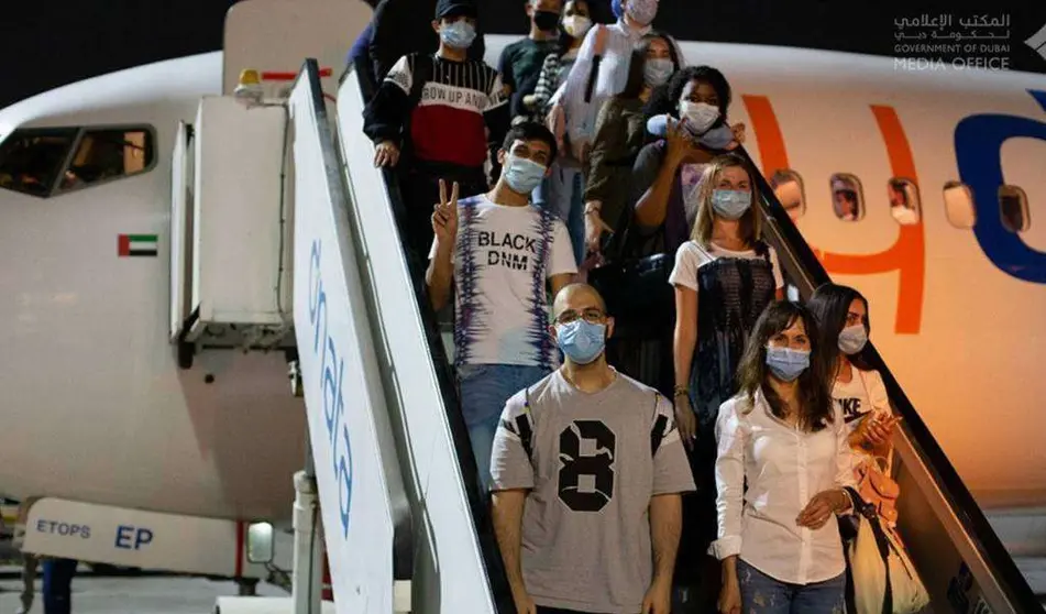 Turistas ucranianos aterrizan en Dubai. (Dubai Media Office)