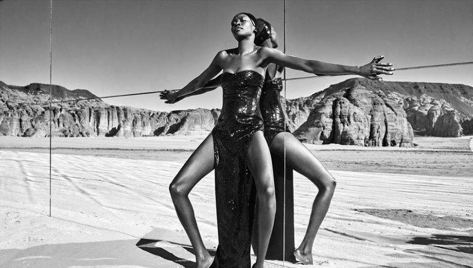 La modelo sudanesa Alek Wek posa para Vogue en la región saudí de Medina.(Instagram Eli Mizrahi)