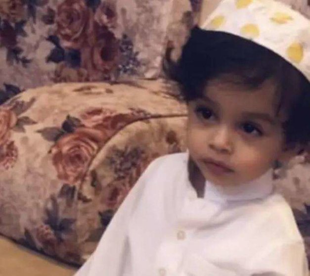 El portal Al Arabiya publicó esta imagen del niño fallecido.