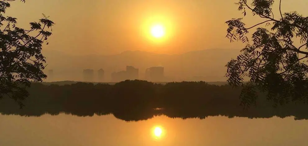 Amanecer sobre los manglares de Ras Al Khaimah. (EL CORREO)