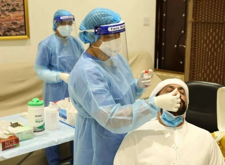 Un centro de analíticas de Covid-19 en el emirato de Fujairah. (WAM)