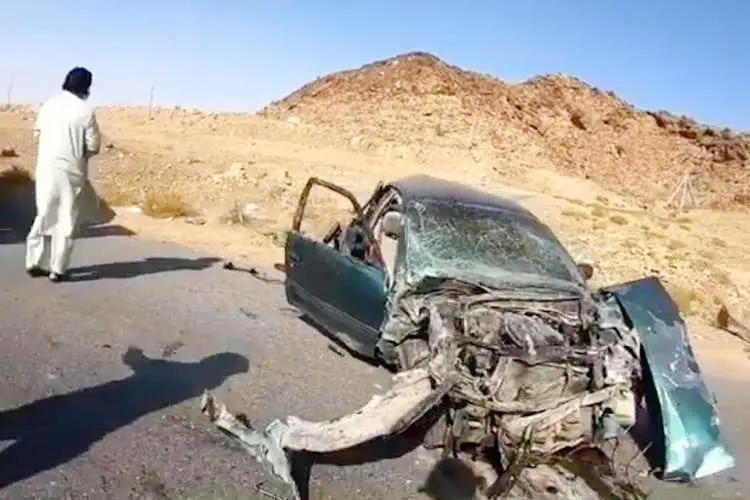 La policía difundió la imagen del coche accidentado.