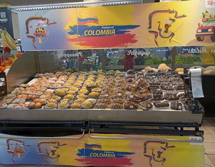 El stand de fruta de Colombia en el supermercado Lulu de Dubai. (Cedida)