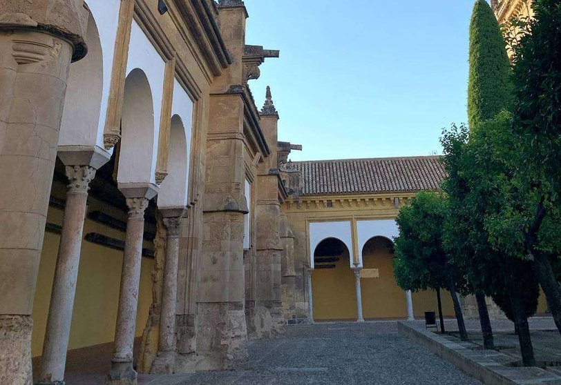 Perspectiva del exterior de la Mezquita de Córdoba desde el Patio de los Naranjos. (R. Pérez / EL CORREO)