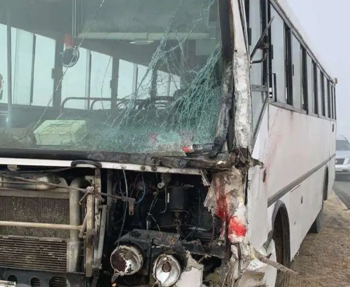 La Policía de Abu Dhabi difundió esta imagen de uno de los autobuses.