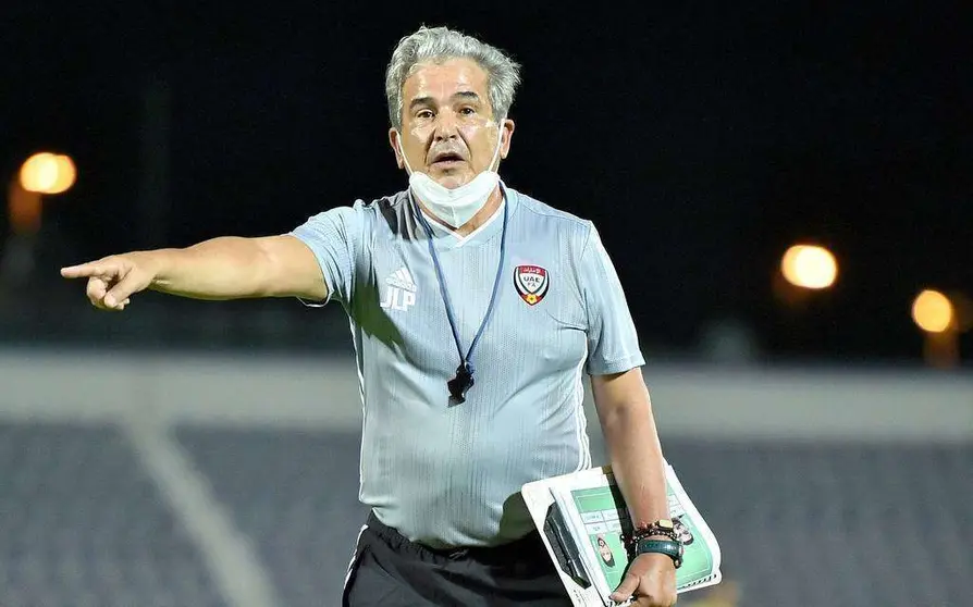 El colombiano Jorge Luis Pinto, durante un entrenamiento del equipo nacional de Emiratos Árabes. (WAM)