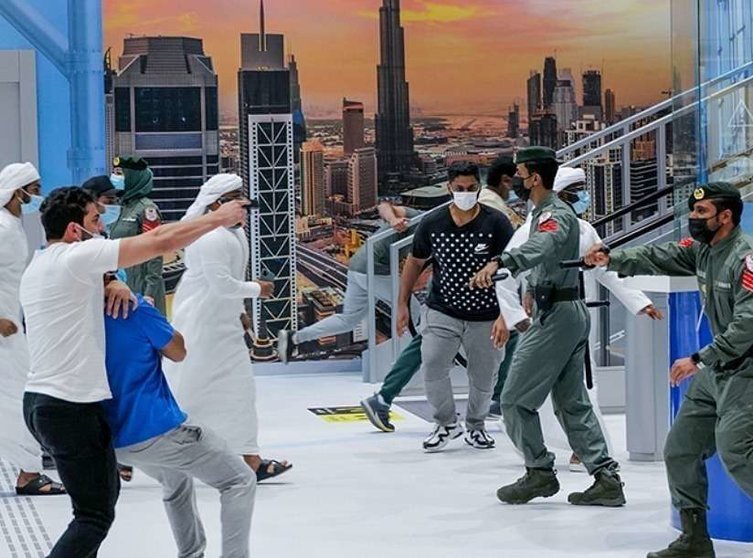 Dubai Media Office difundió imágenes del simulacro de rehenes en el Metro.