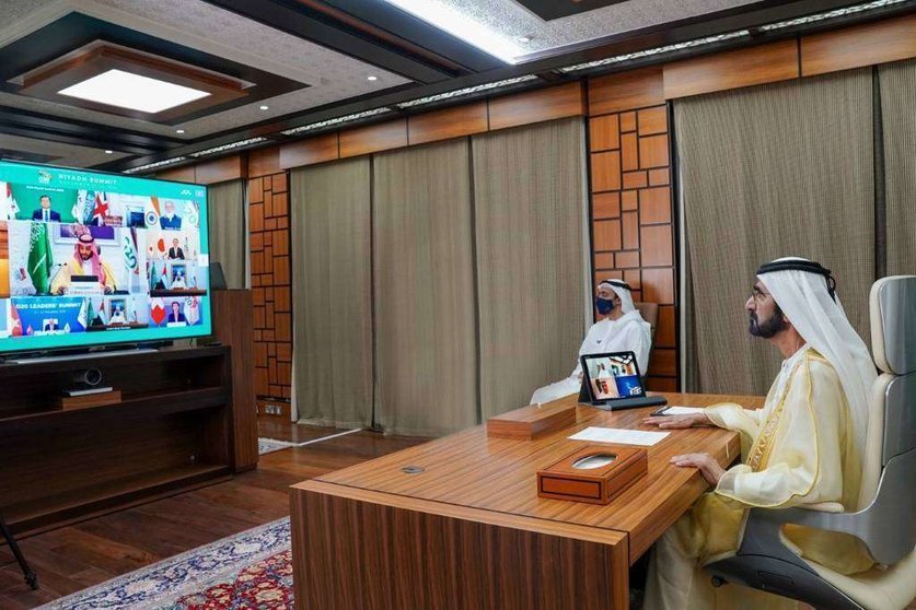 El gobernante de Dubai durante la reunión virtual del G-20. (WAM)