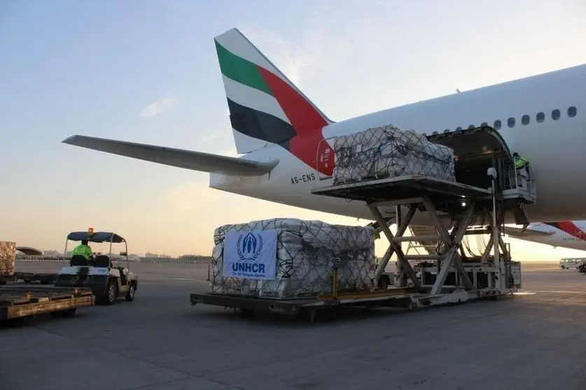 Ayuda de emergencia de los almacenes de ACNUR en Dubai se carga en un avión de Emirates con rumbo a Sudán.(ACNUR/IHC_UAE)