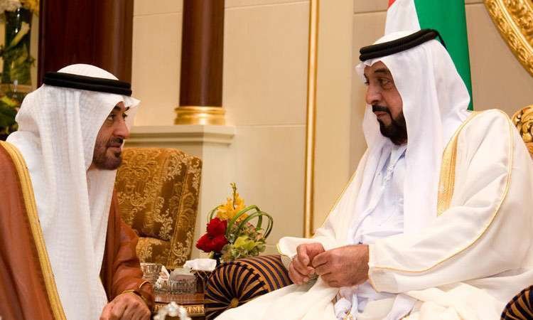 En una imagen de archivo, el presidente de Emiratos Árabes y el príncipe heredero de Abu Dhabi. (WAM)