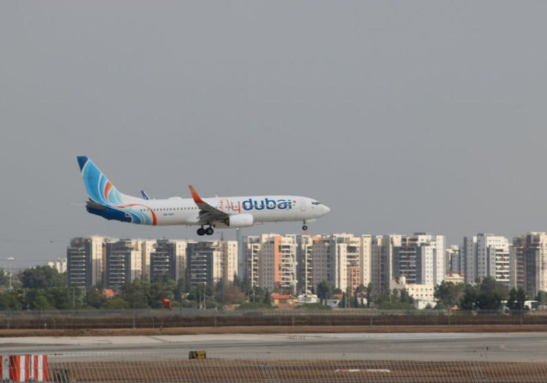 Un avión de flydubai aterriza en Tel Aviv. (@ItayBlumental)