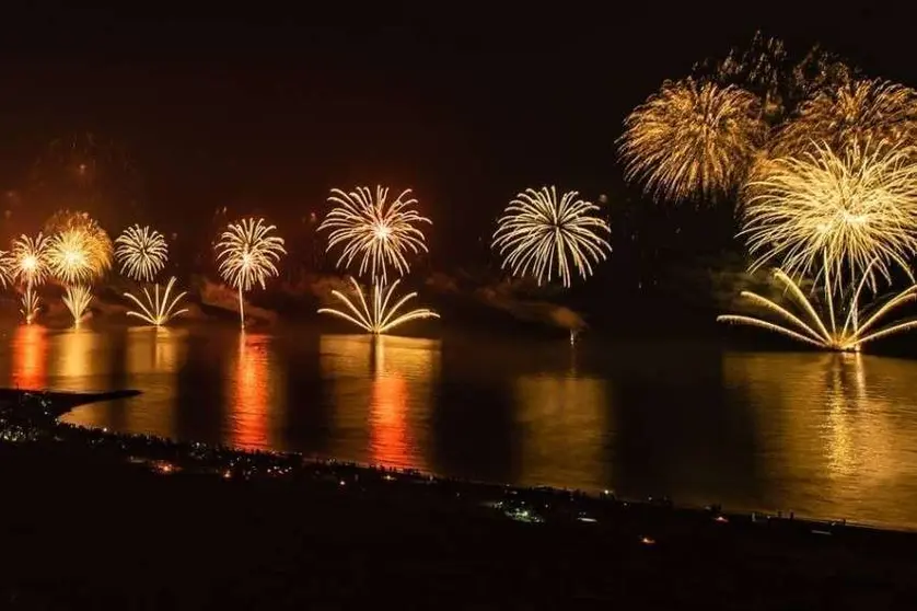 Fuegos Artificiales de Fin de Año en RAK. (WAM)