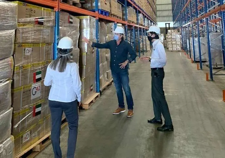 Jaime Amín, durante las tareas de distribución en Colombia de la ayuda enviada por Emiratos Árabes para frenar la propagación del coronavirus. (Cedida) 