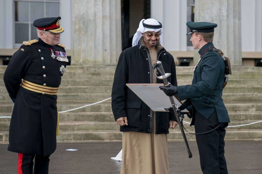 El jeque Mohamed bin Zayed, príncipe heredero de Abu Dhabi durante la ceremonia de graduación. (WAM)