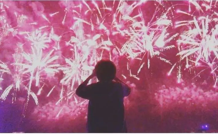 Fuegos artificiales en Dubai por el cumpleaños de la jequesa Maryam.