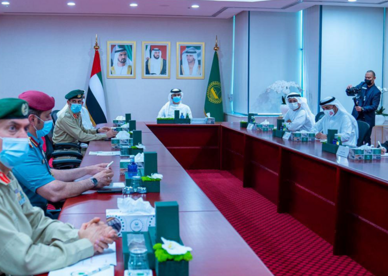 Una reunión de la Policía emiratí durante el coronavirus. (Dubai Media Office)