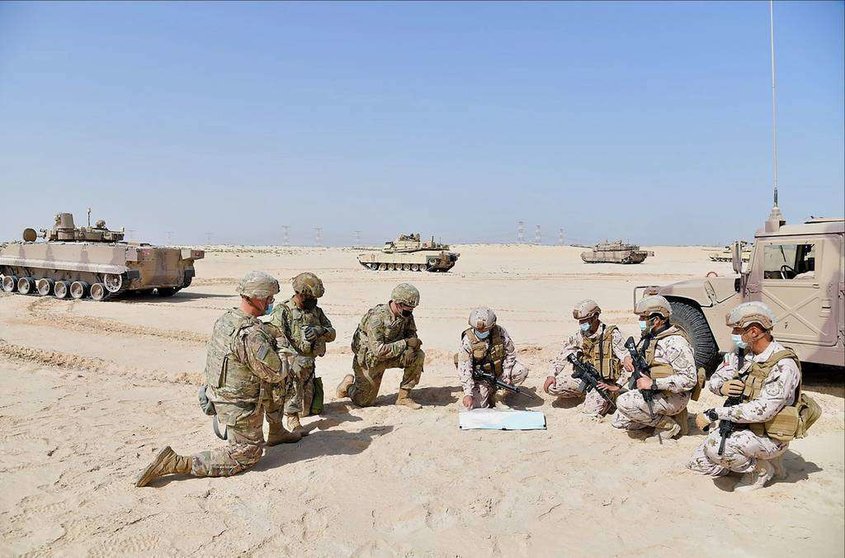 Las fuerzas de EAU y EEUU, durante el comienzo de los operativos militares conjuntos. (WAM)