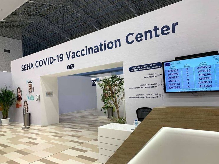 El centro de vacunación en Port Zayed de Abu Dhabi. (EL CORREO)