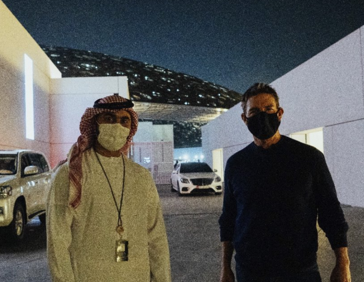 Tom Cruise en el Museo Louvre Abu Dhabi. (Twitter @Hahosani)