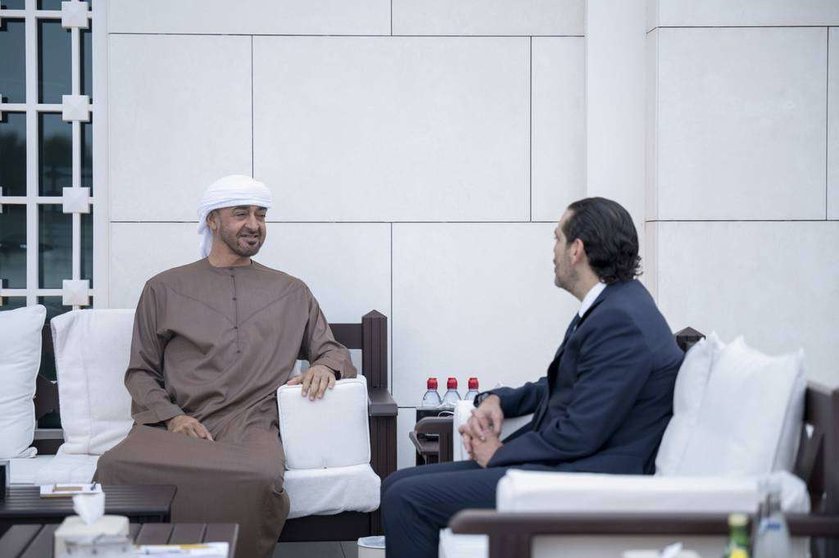 El príncipe heredero de Abu Dhabi y el primer ministro libanés, Saad Al Hariri. (WAM)