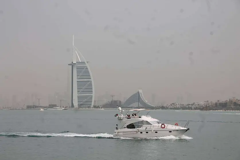 Una imagen desde La Palmera de Dubai con el Burj Al Arab al fondo. (EL CORREO)