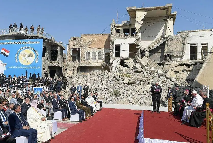 El Papa Francisco, en la Oración por las Víctimas de la guerra en Hosh al-Bieaa, la plaza de las cuatro iglesias: siro-católica, armeno-ortodoxa, siro-ortodoxa y Caldea. (Vatican News)