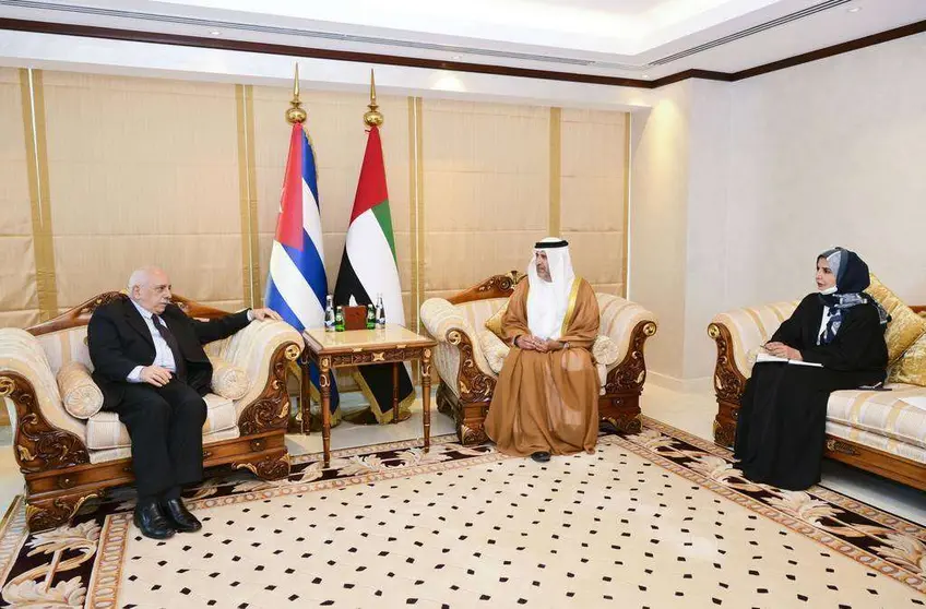 Roberto Blanco Domínguez, Tariq Humaid Al Tayer y Afra Al-Basti, durante la reunión. (WAM)