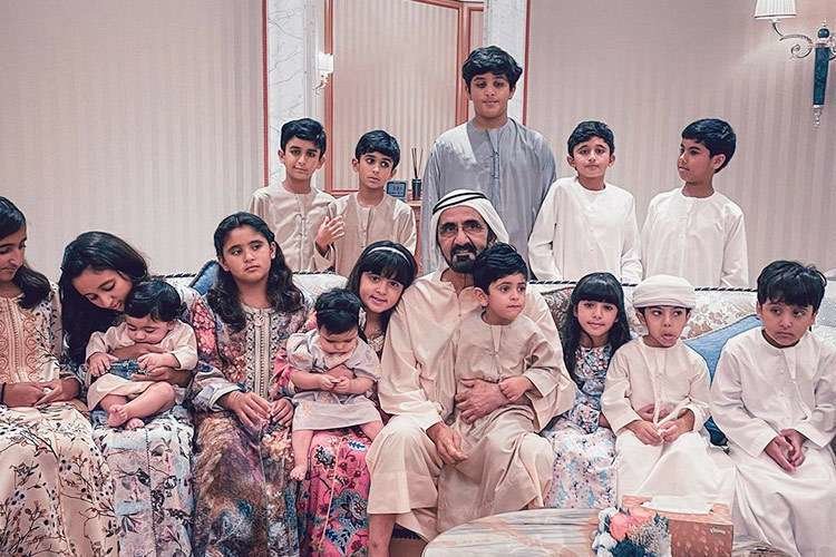 El gobernante de Dubai y sus nietos en Instagram. (@faz3)