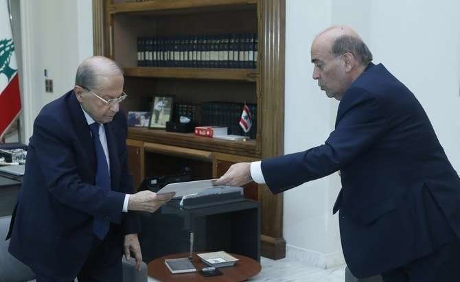El presidente de Líbano, Michel Aoun, recibe la dimisión de Charbel Wehbe. (@LBpresidencia)